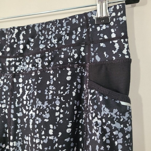 Athleta‎ Pebble Be Free Knicker Capri Leggings Size Medium - Picture 7 of 13